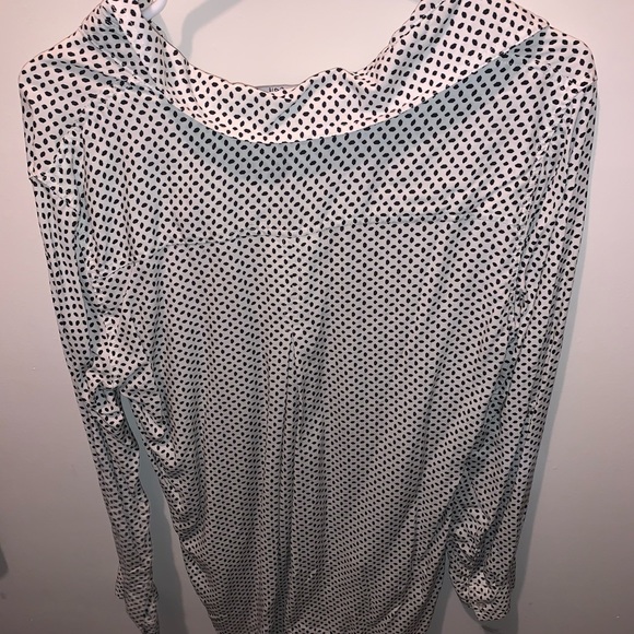 Black and white button down shirt - Picture 2 of 3